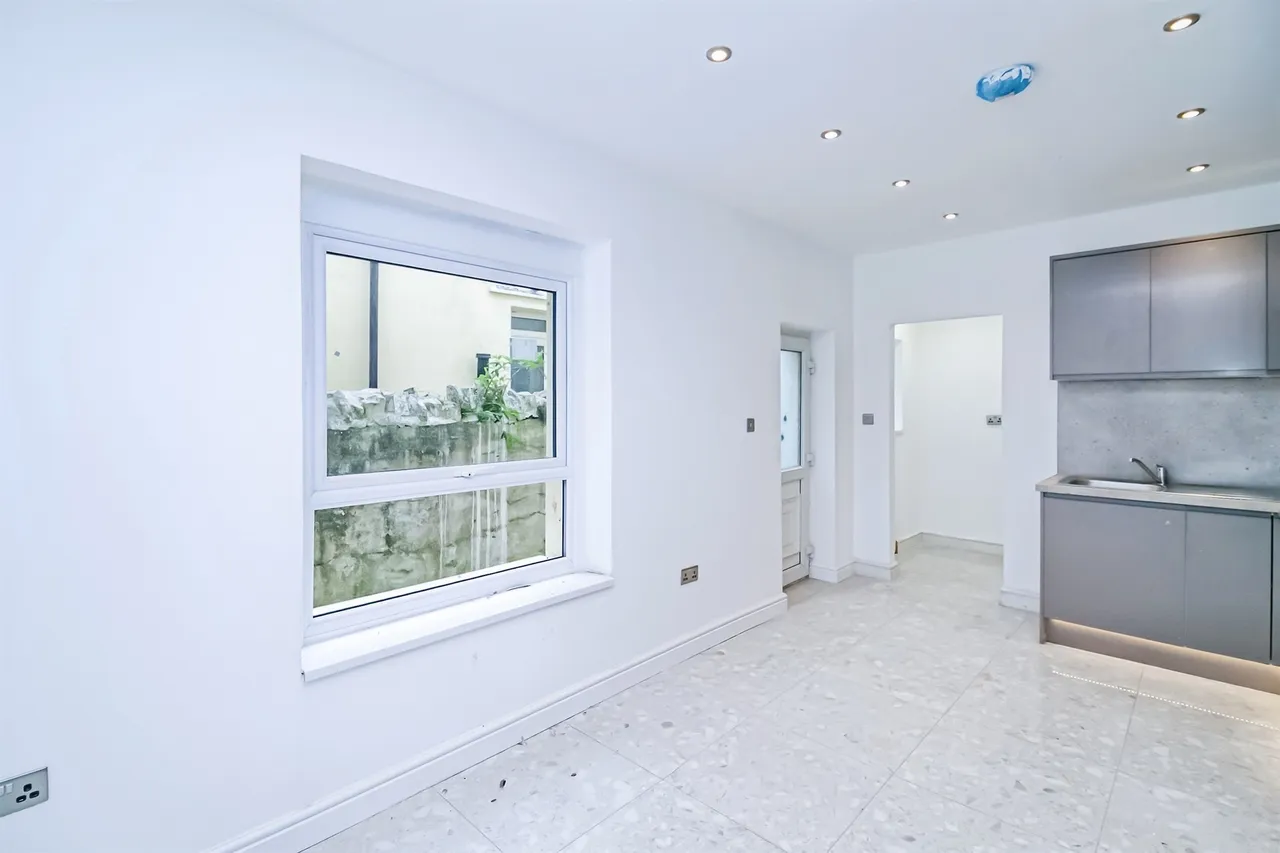 St. Marys Avenue, Barry, CF63, photo 8