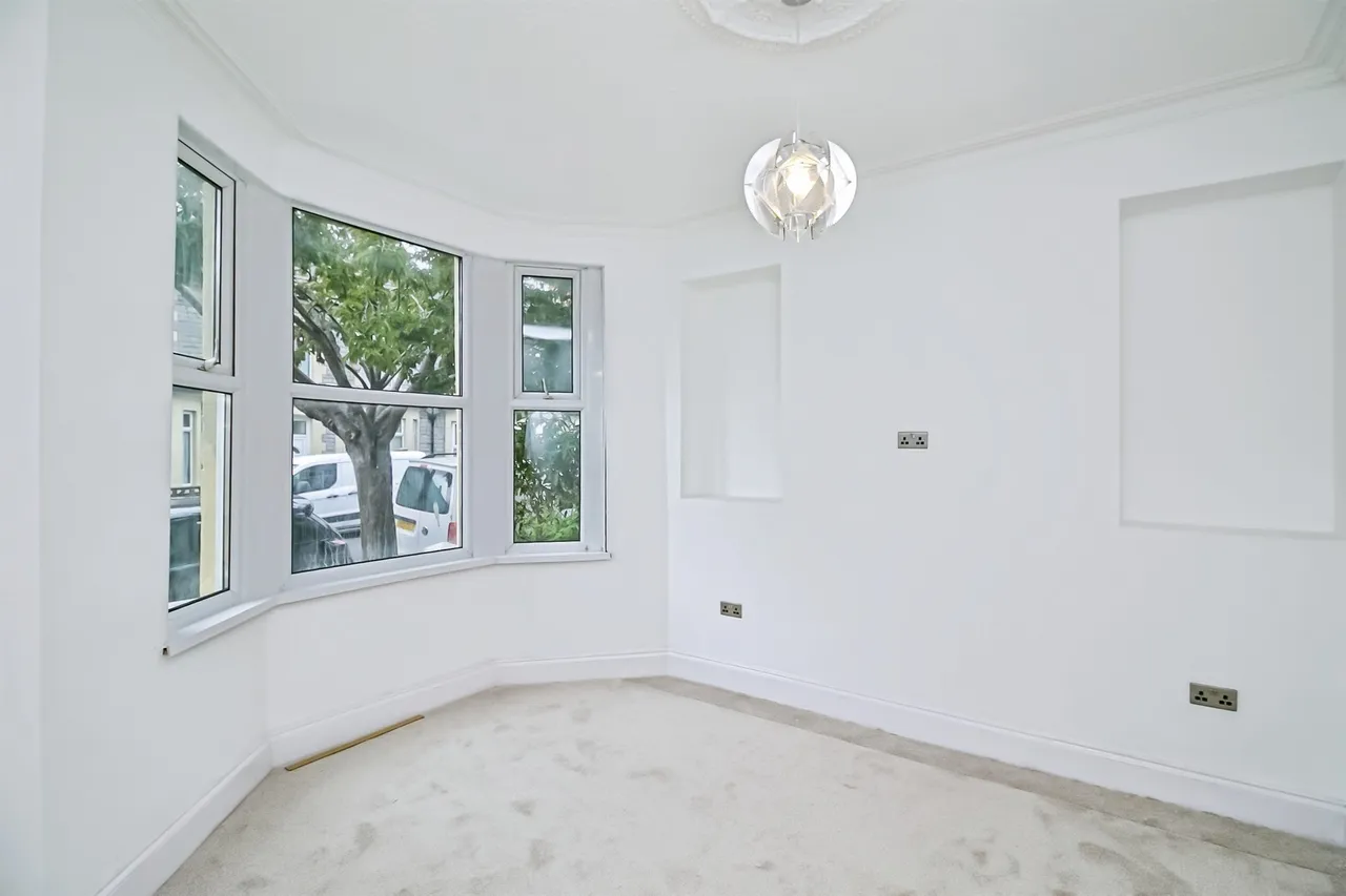 St. Marys Avenue, Barry, CF63, photo 2
