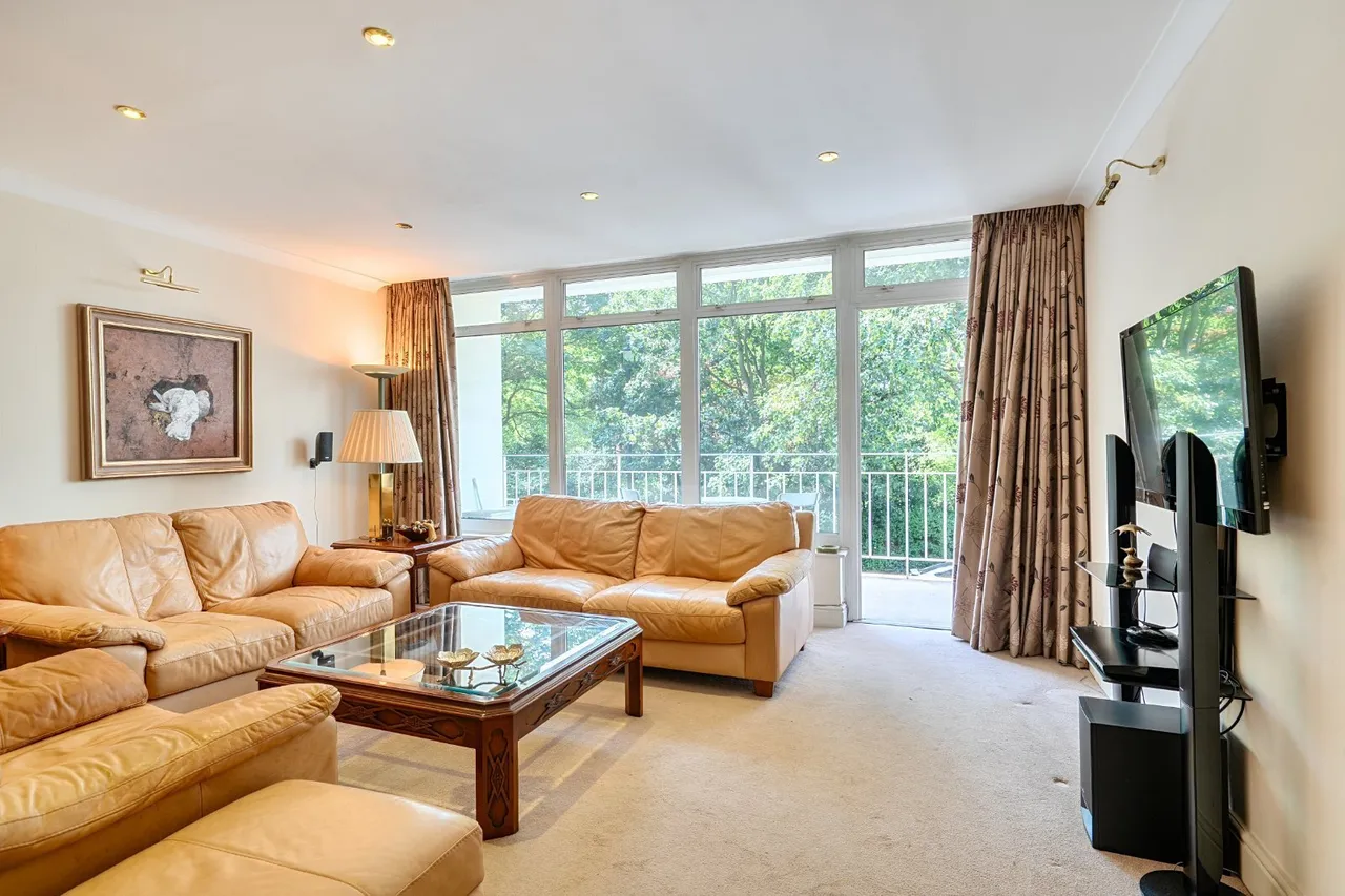 3 bed flat for sale, Clarendon Place, London, W2