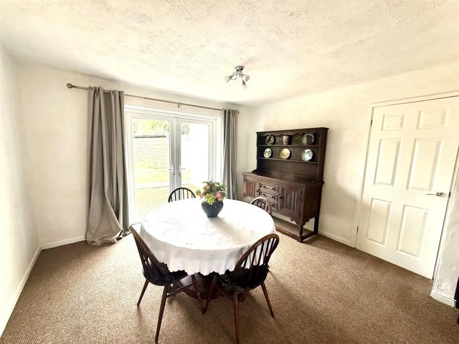 Manor Park, Claydon, OX17, photo 9