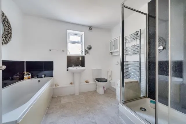 Manor Park, Claydon, OX17, photo 12