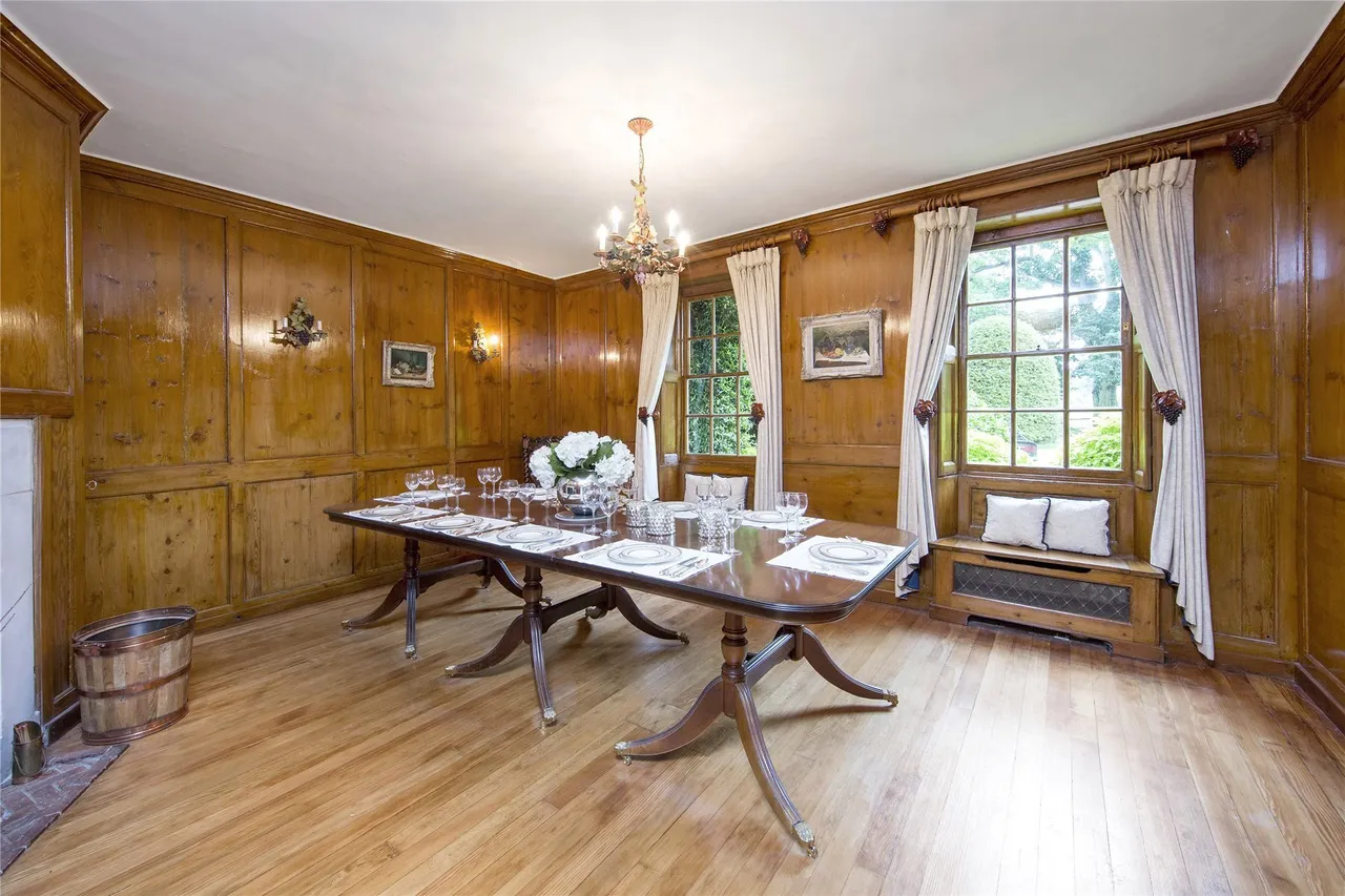 Norwood Farmhouse, Elvedon Road, Cobham, Surrey, KT11, photo 5
