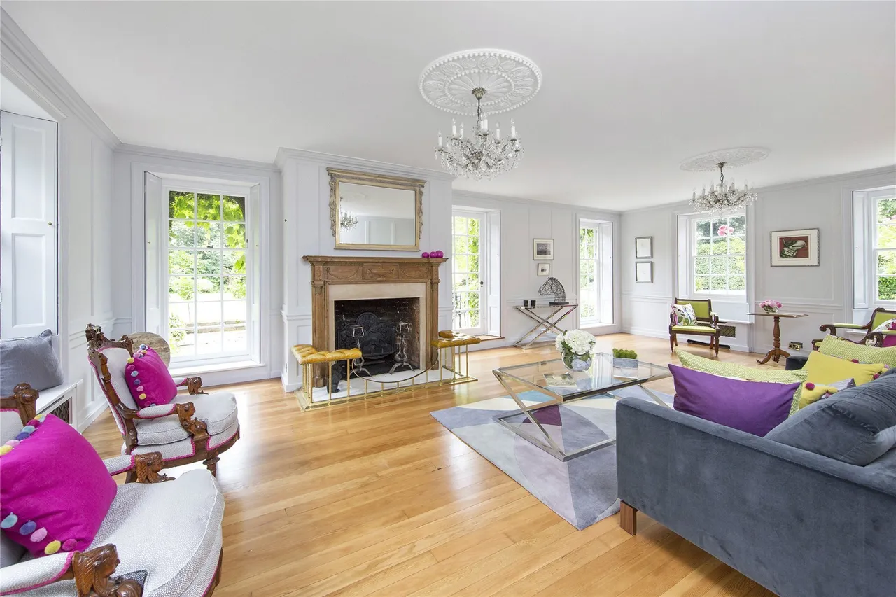 Norwood Farmhouse, Elvedon Road, Cobham, Surrey, KT11, photo 4