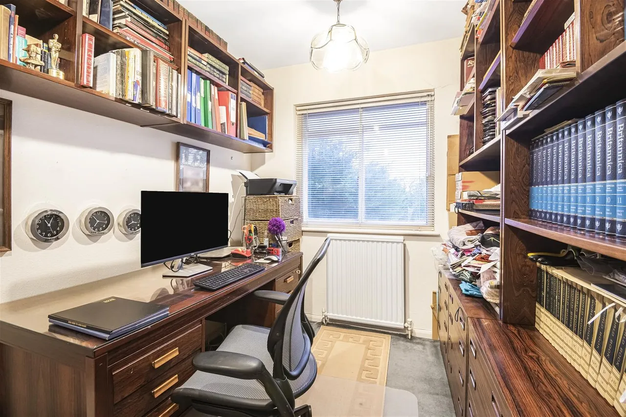 Warwick Gardens, Barnet EN5 4QA, photo 8