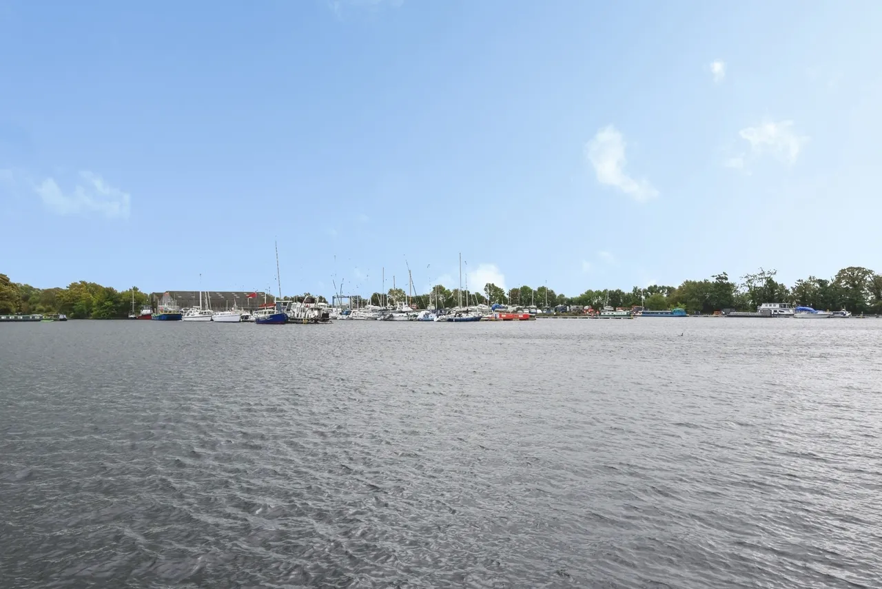 Ten Row, Glasson Dock, LA2, photo 16
