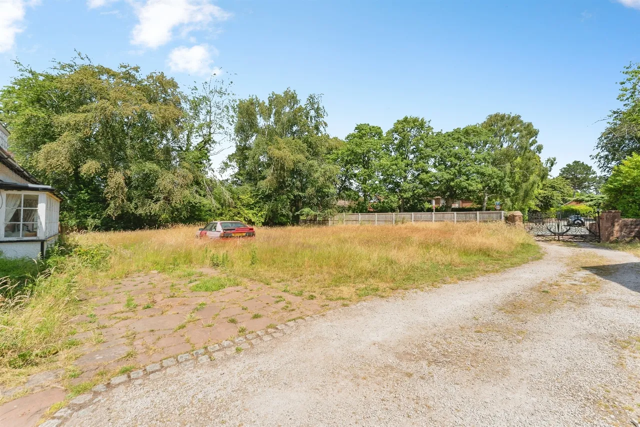 Neston Road, Ness, CH64, photo 32