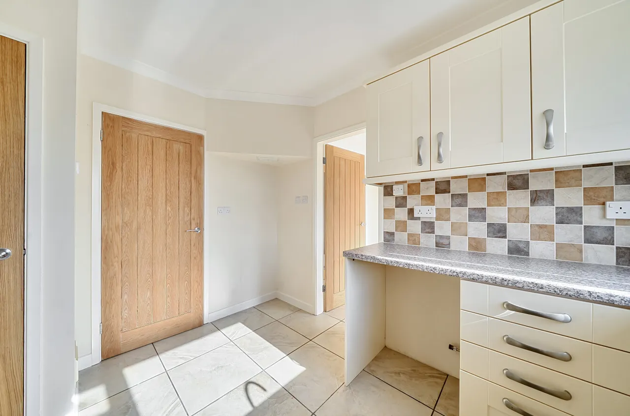Bryn Meadows, Newtown, photo 4