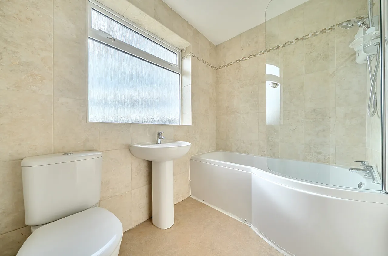 Bryn Meadows, Newtown, photo 17