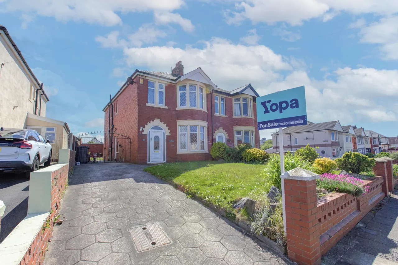 4 bed house for sale, Mossom Lane, Thornton-cleveleys, FY5
