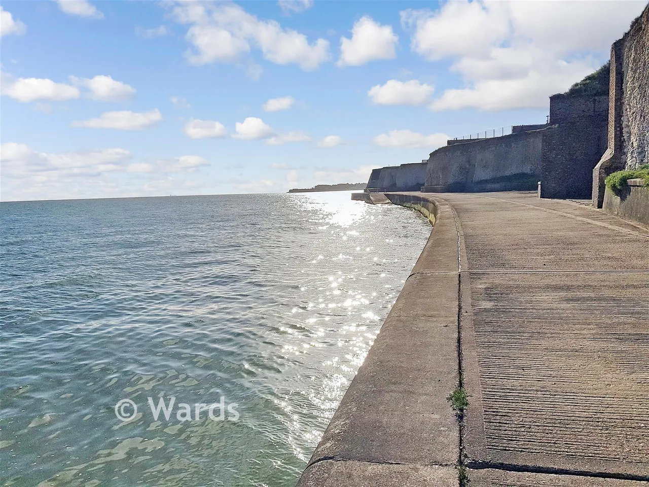 Epple Bay Avenue, Birchington, CT7, photo 21