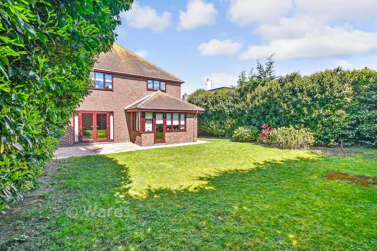 Epple Bay Avenue, Birchington, CT7, photo 2