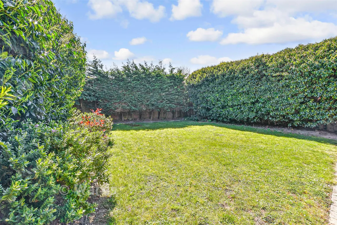 Epple Bay Avenue, Birchington, CT7, photo 8