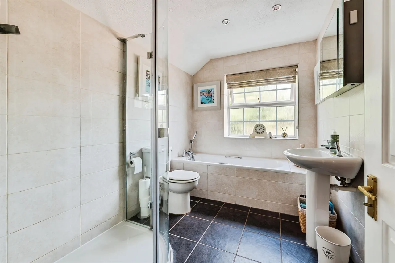 Thame Road, Long Crendon, HP18, photo 12