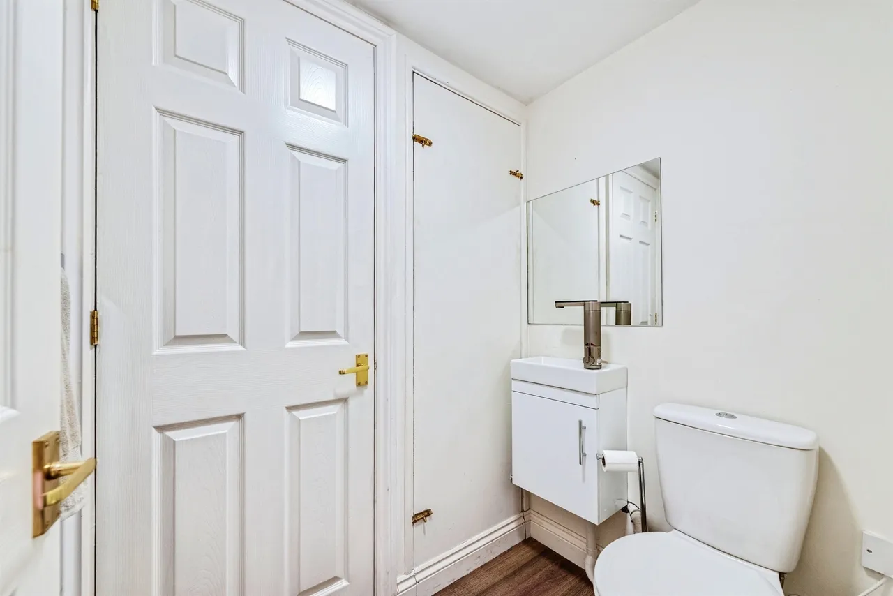 Thame Road, Long Crendon, HP18, photo 17