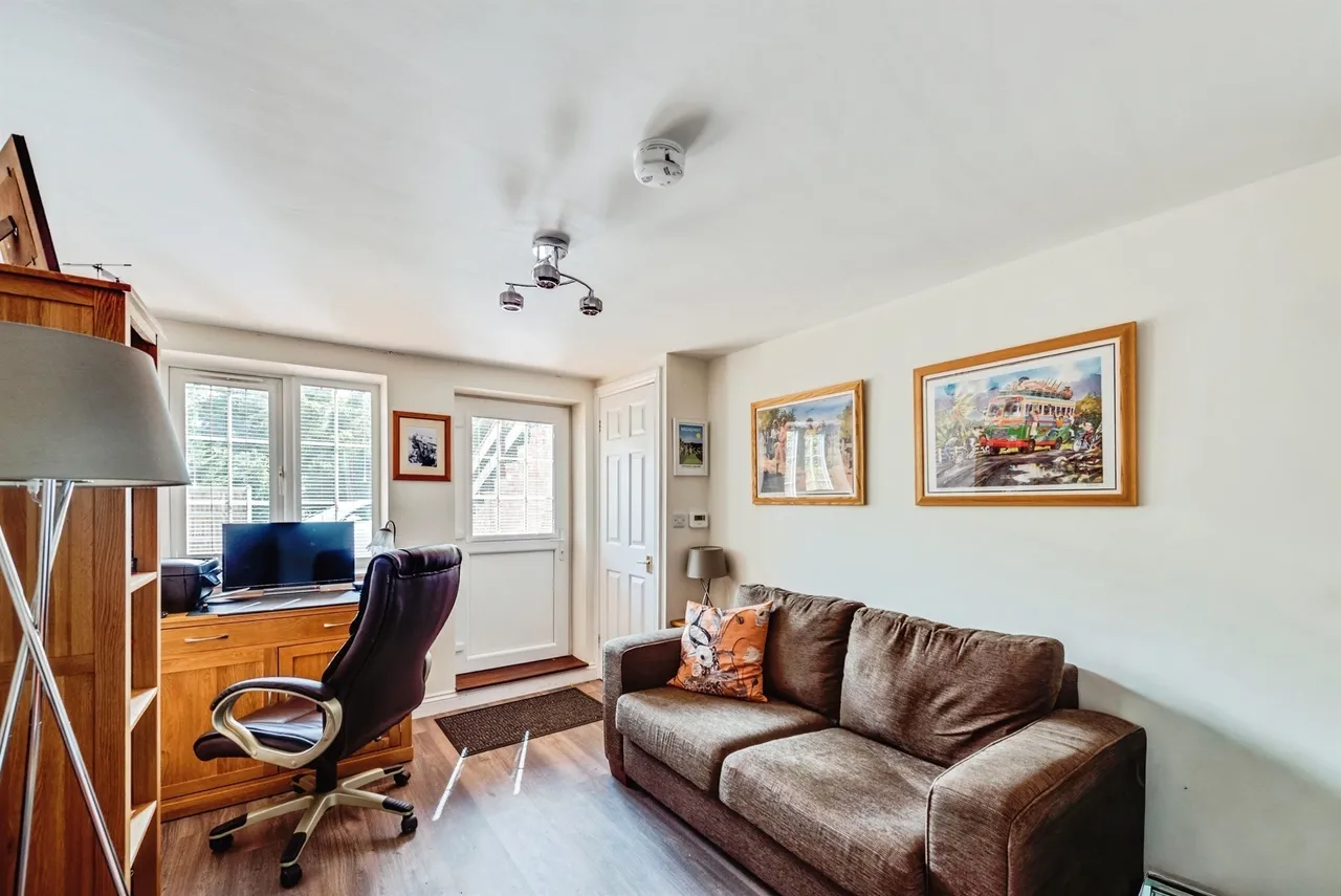 Thame Road, Long Crendon, HP18, photo 8