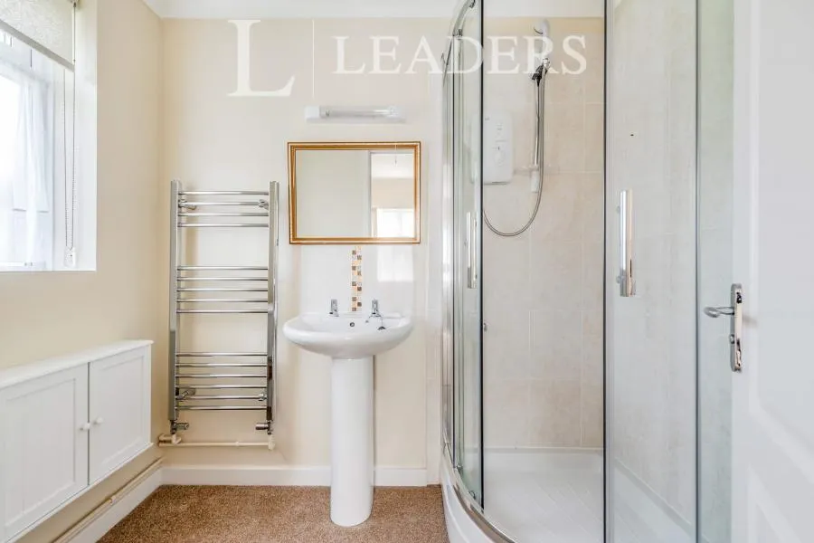 Oliver Road, Horsham, RH12, photo 9