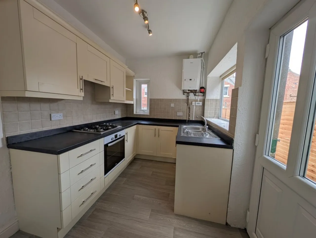 Bilton Drive, Harrogate, HG1, photo 4