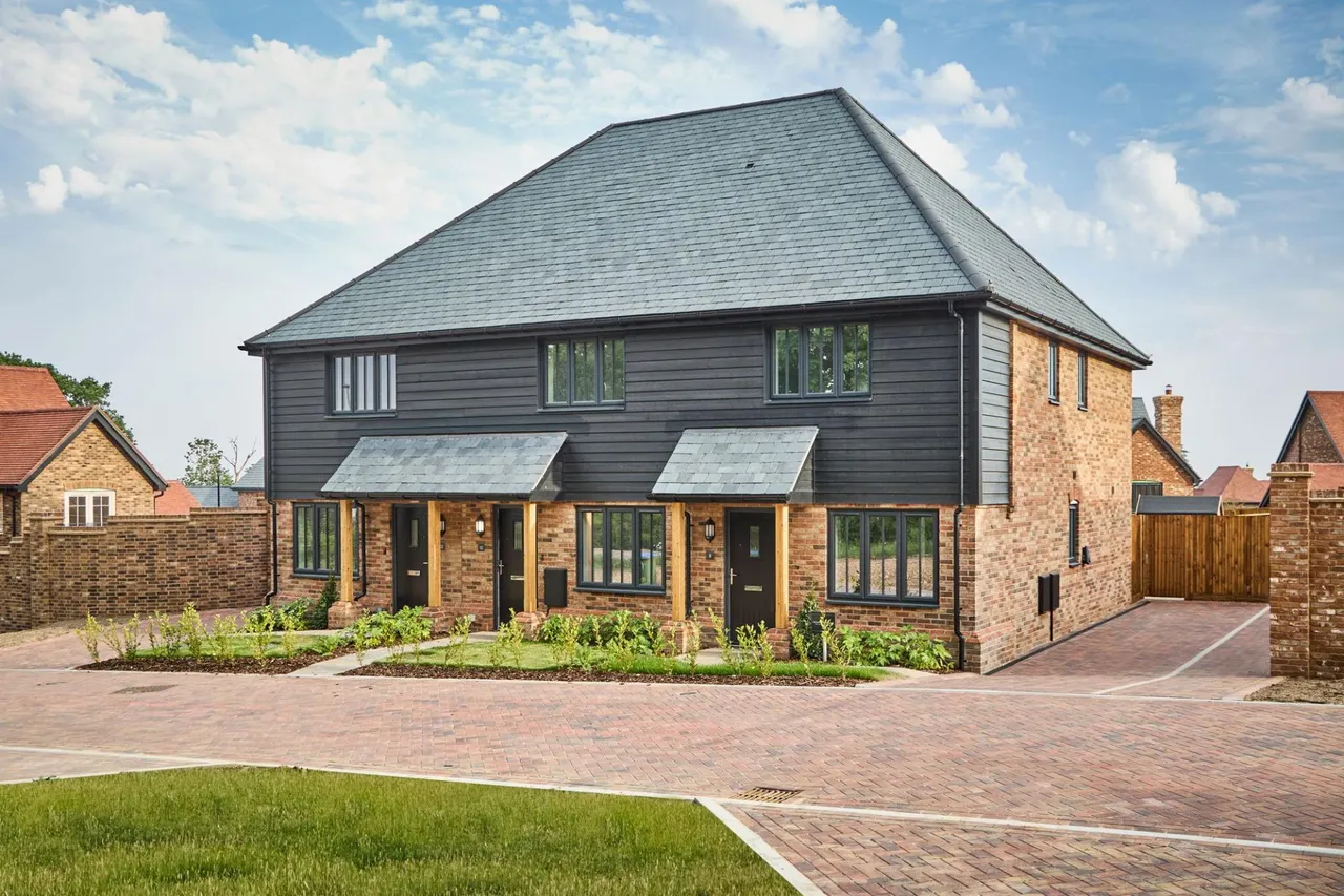 2 bed house for sale, Ford Road, Arundel, BN18