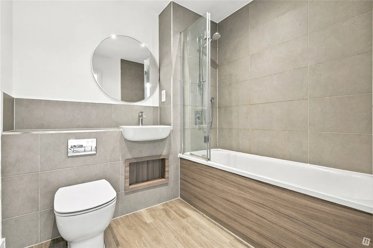 Henry Shuttlewood Drive, Beaulieu Park, CM1, photo 4