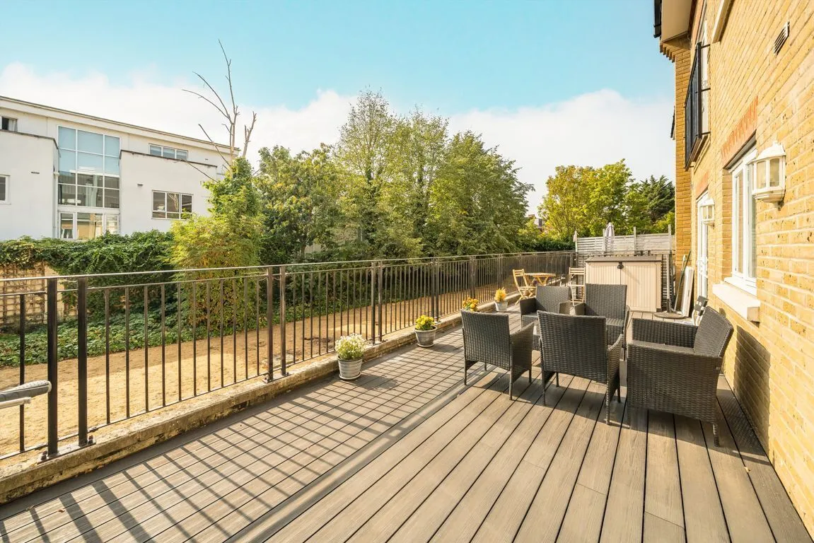 Garratt Lane, SW18, photo 6