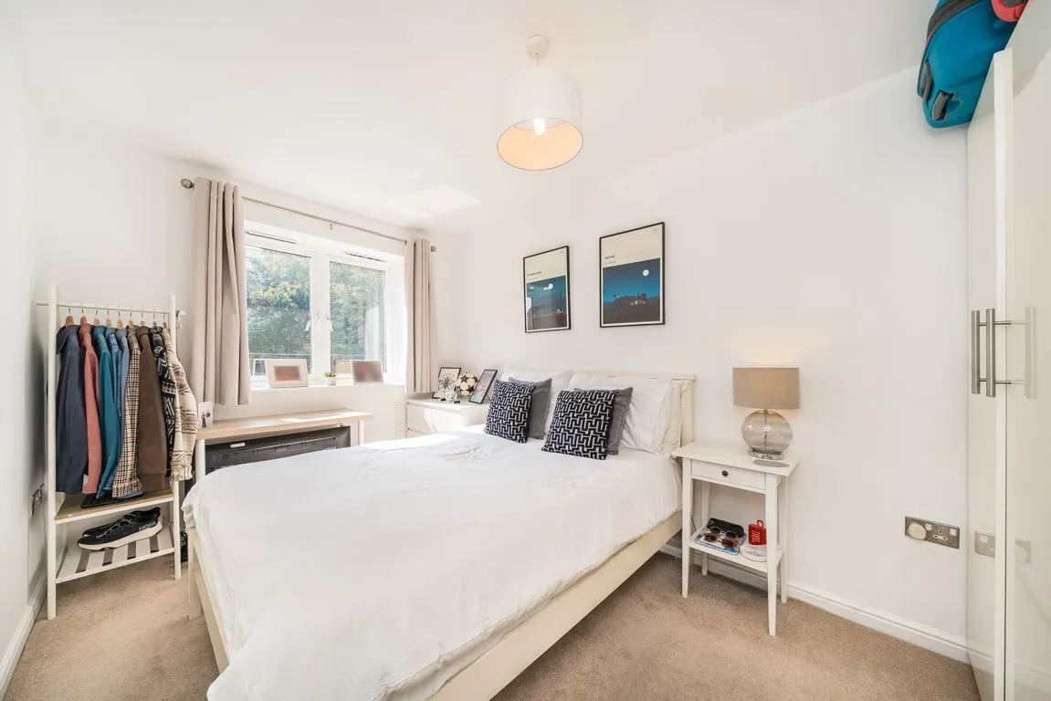 Garratt Lane, SW18, photo 5
