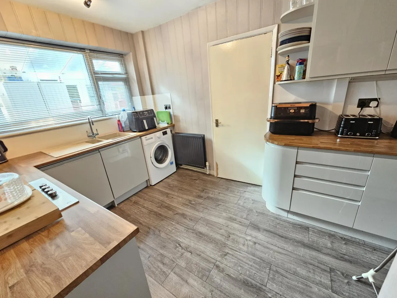 Cherington Close, Manchester, M23, photo 9