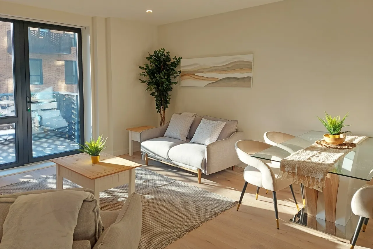 Hanwell Square, Hanwell, W7, photo 2
