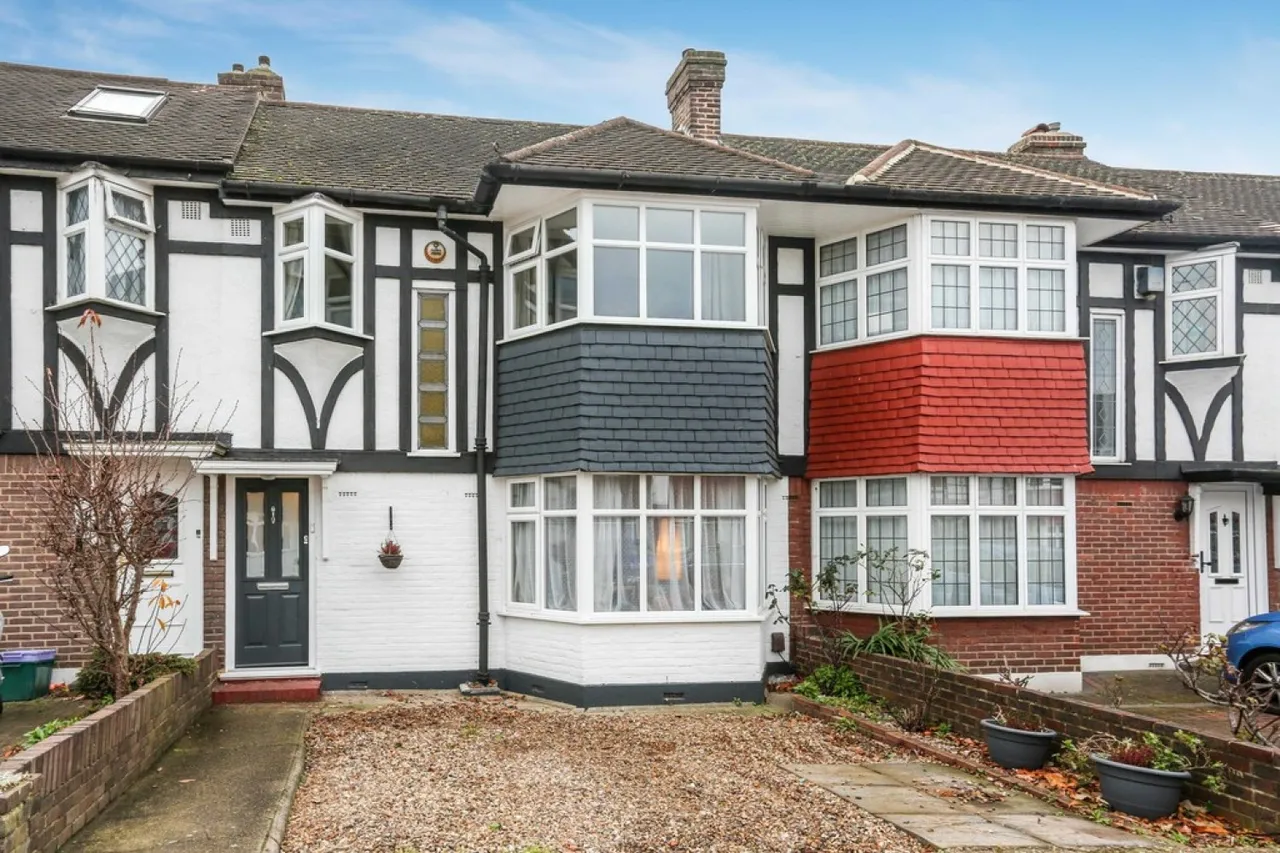 Aragon Road, Morden,SM4, photo 2