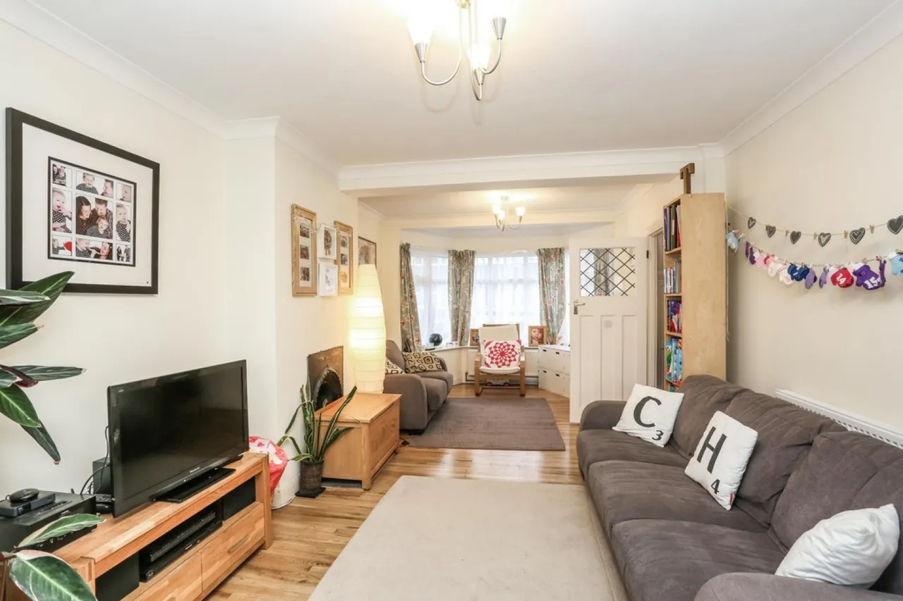 Aragon Road, Morden,SM4, photo 3