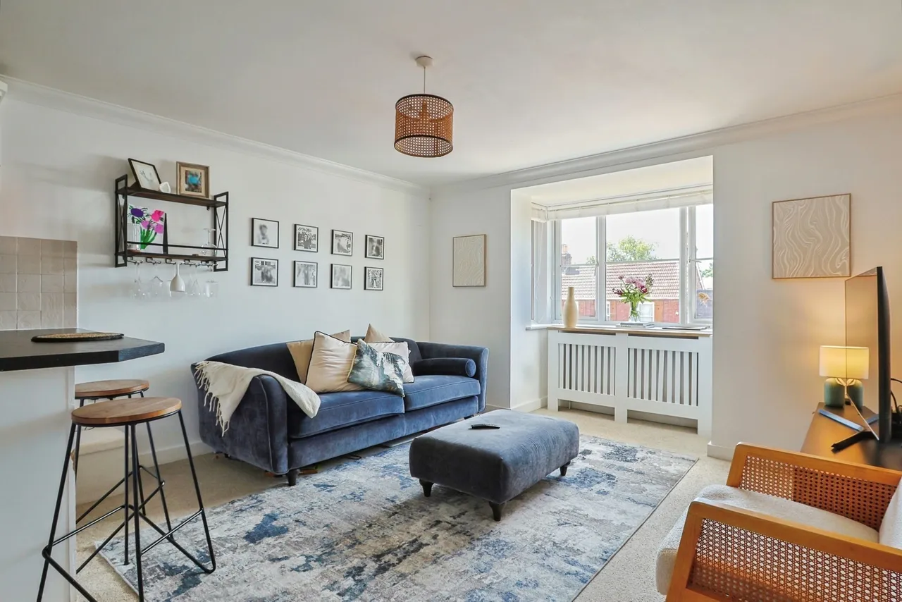 2 bed flat for sale, Carters Avenue, Poole, BH15