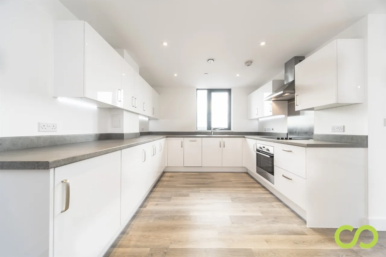2 bed flat for sale, Sutton, SM1
