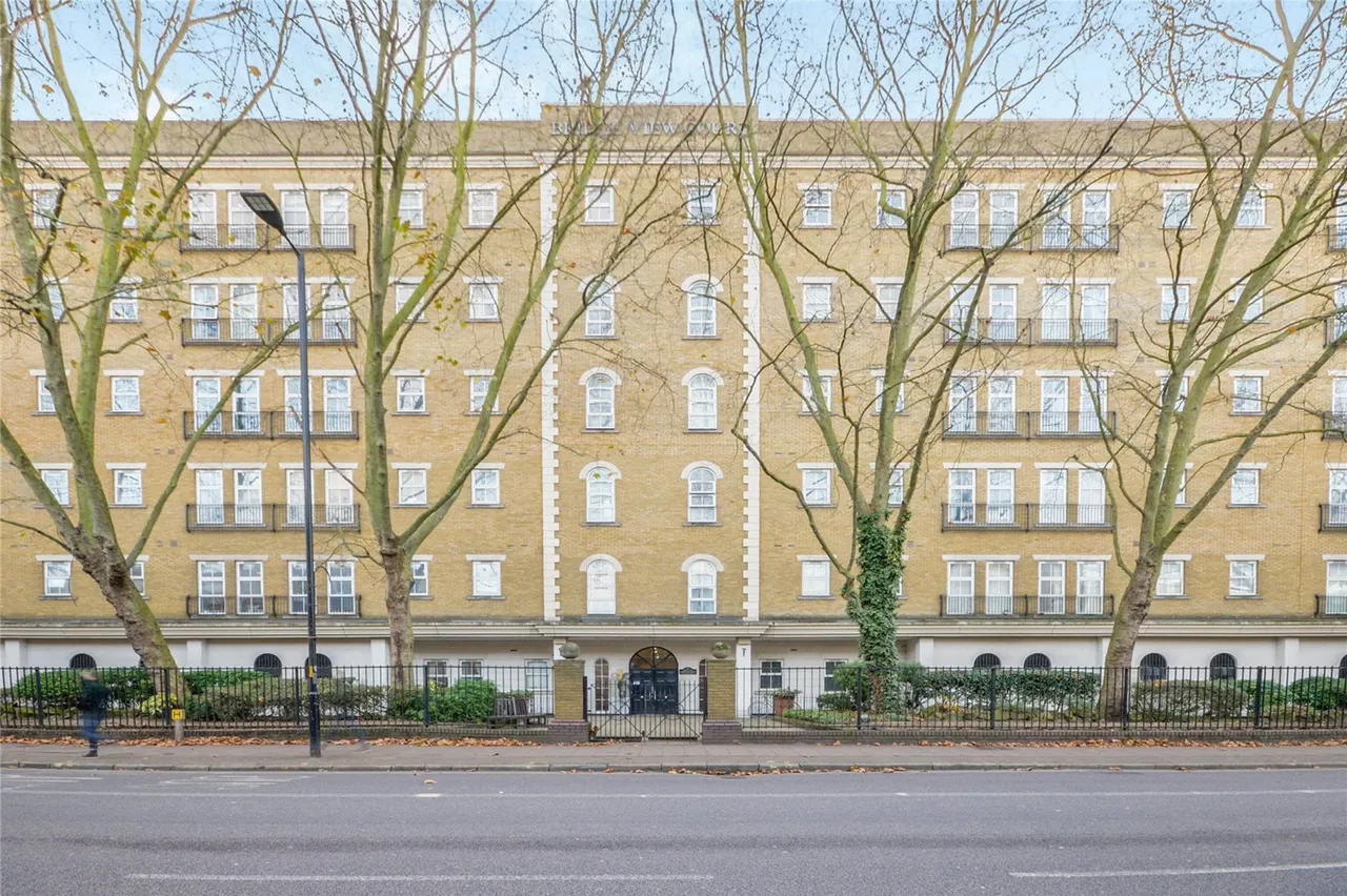 2 bed flat to rent — 34 Bridge View Court, 19 Grange Road, London