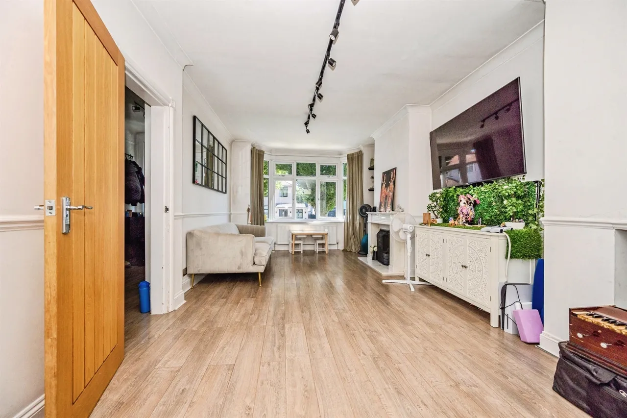 Westlea Avenue, Watford, WD25, photo 4