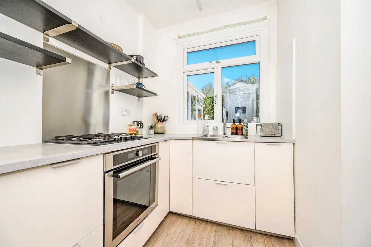 Westlea Avenue, Watford, WD25, photo 7