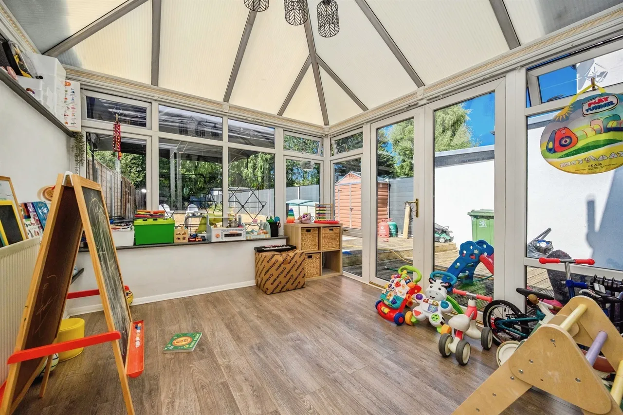 Westlea Avenue, Watford, WD25, photo 6