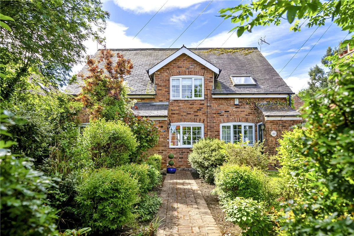 3 bed house for sale, Main Street, Bilbrough, YO23