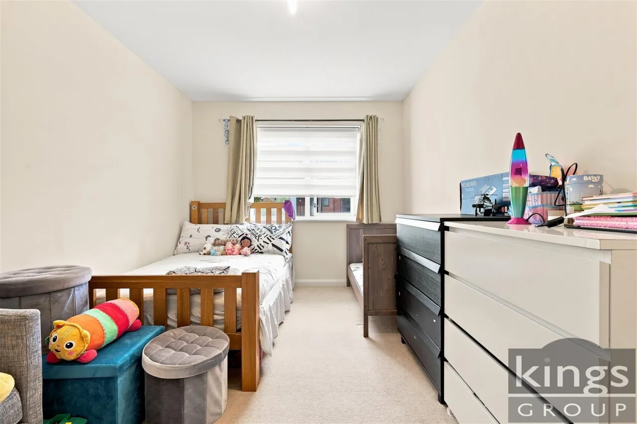 Dairy Close, Enfield, photo 10