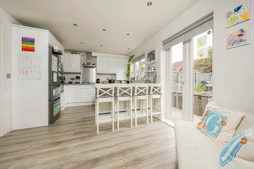 Rutherford Close, Hillingdon, UB8, photo 22