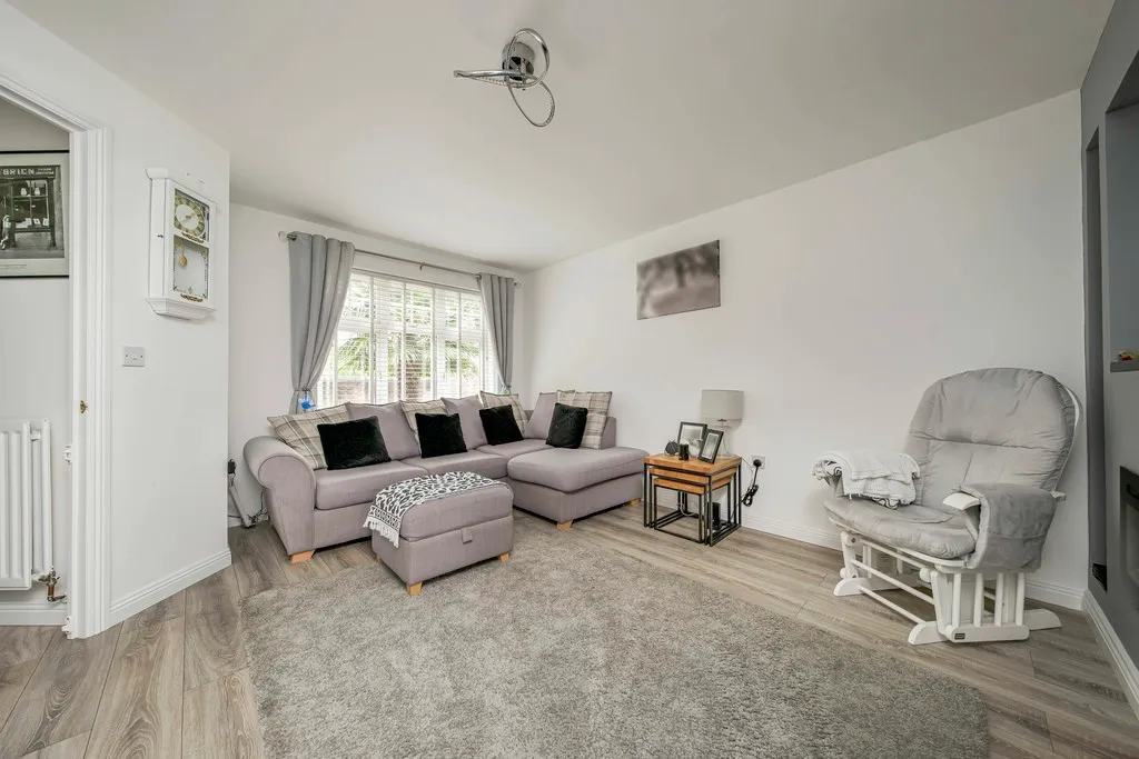 Rutherford Close, Hillingdon, UB8, photo 19
