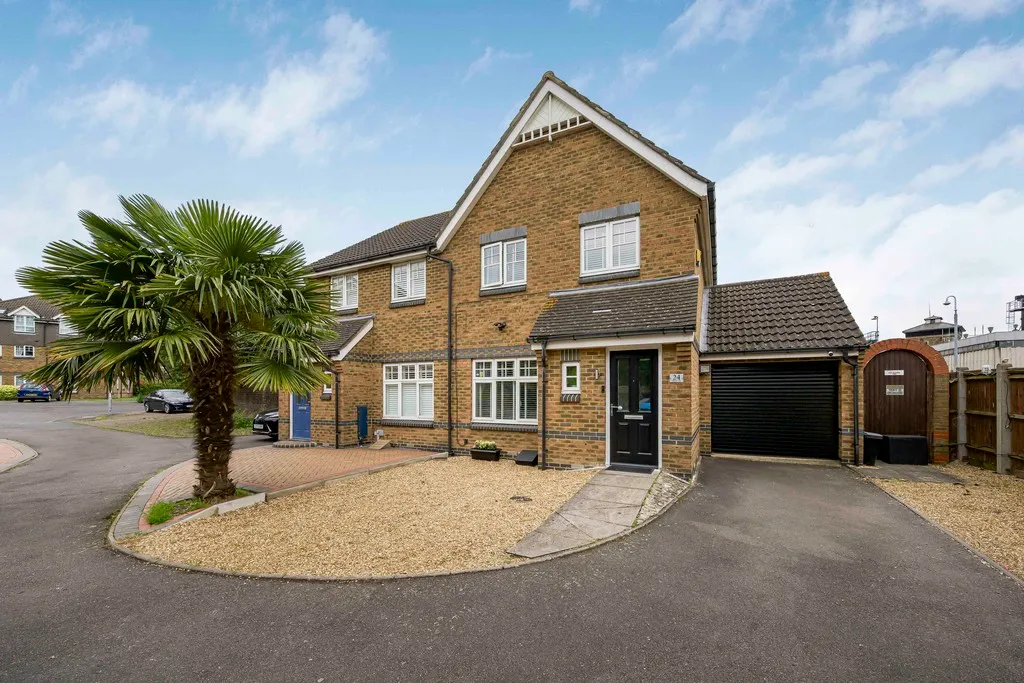 Rutherford Close, Hillingdon, UB8, photo 15