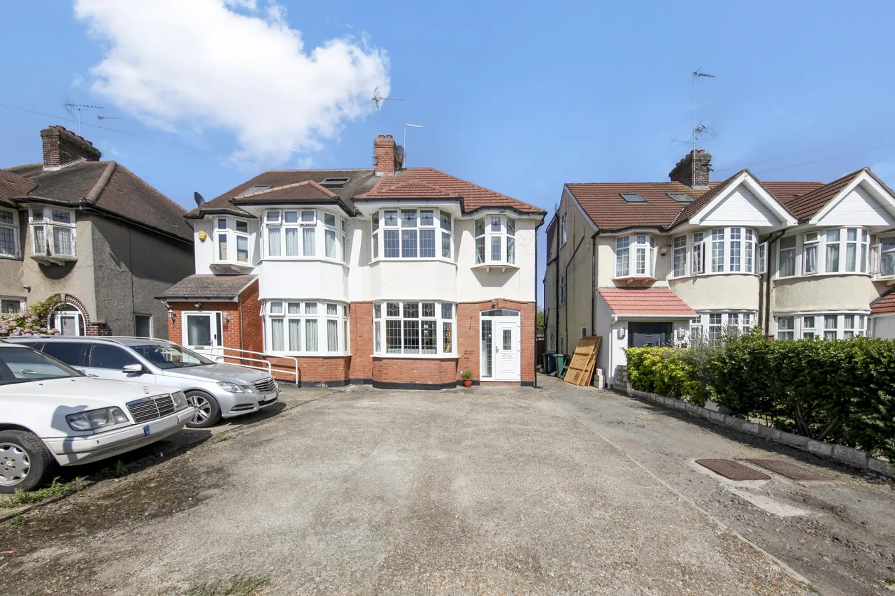 3 bed house for sale, Hall Lane, London, NW4