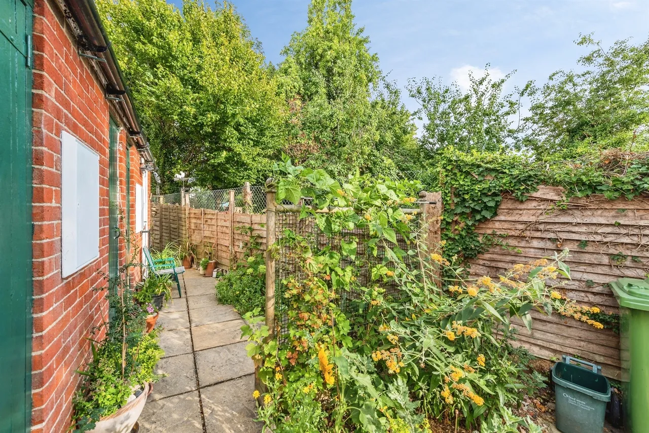 Retreat Gardens, Crowmarsh Gifford, OX10, photo 10