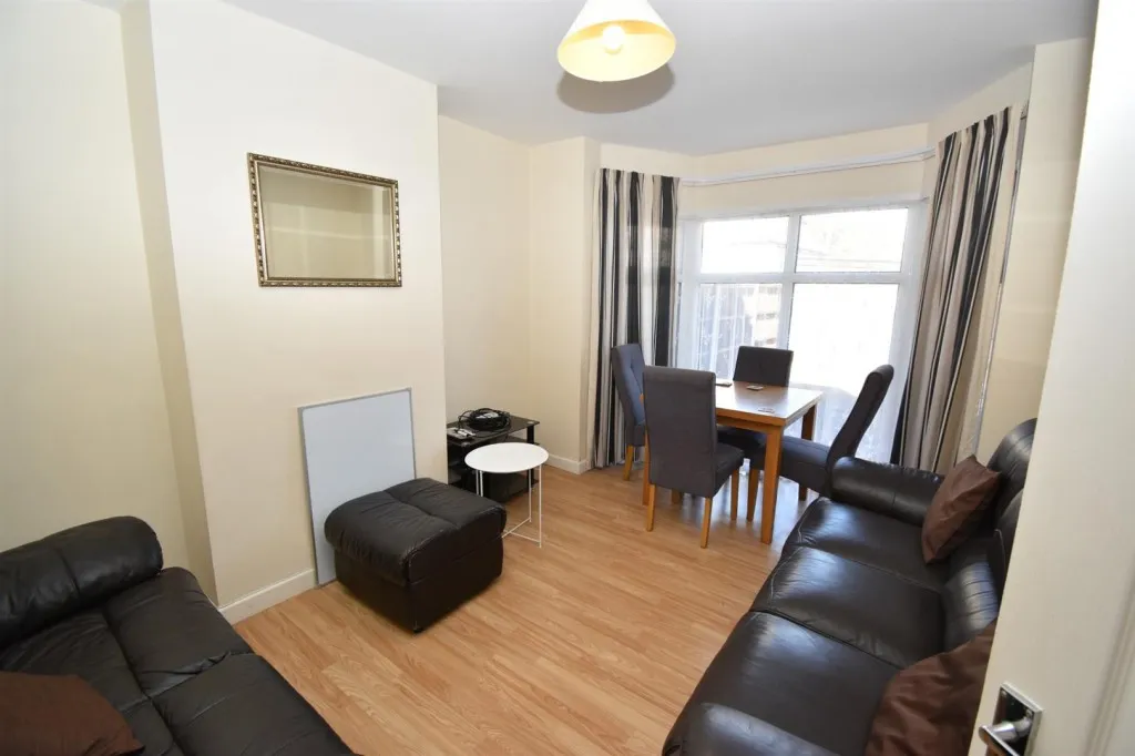 Claremont Road, Leamington Spa, photo 2