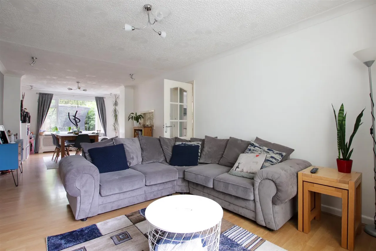 Stelfox Avenue, Timperley, WA15, photo 3