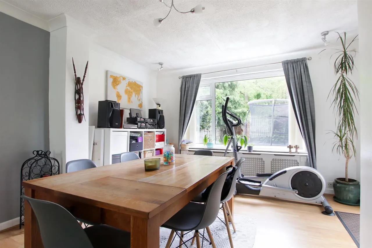 Stelfox Avenue, Timperley, WA15, photo 5