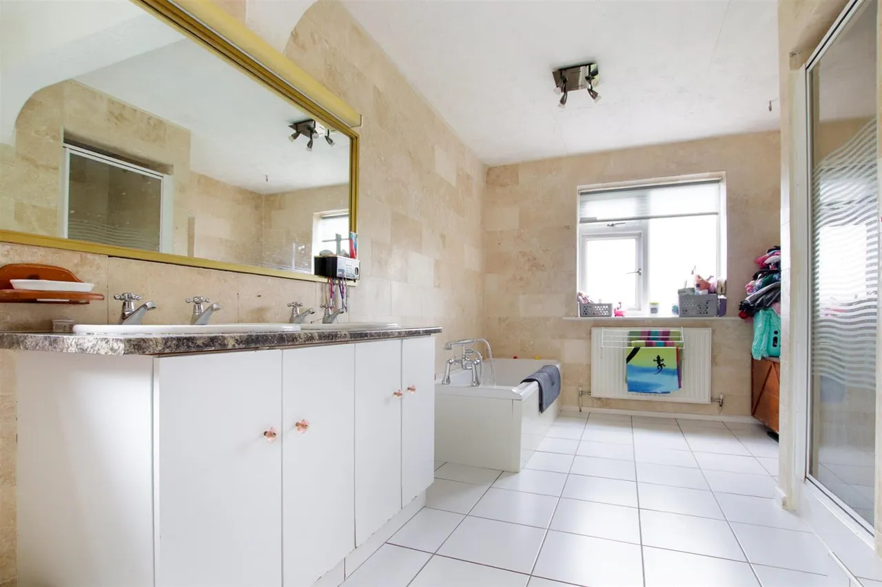 Stelfox Avenue, Timperley, WA15, photo 12
