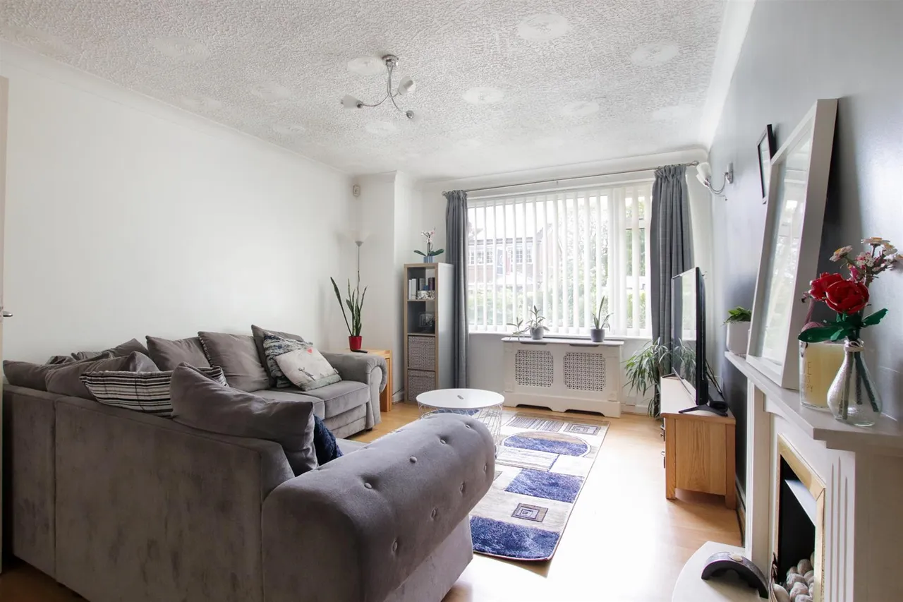 Stelfox Avenue, Timperley, WA15, photo 4