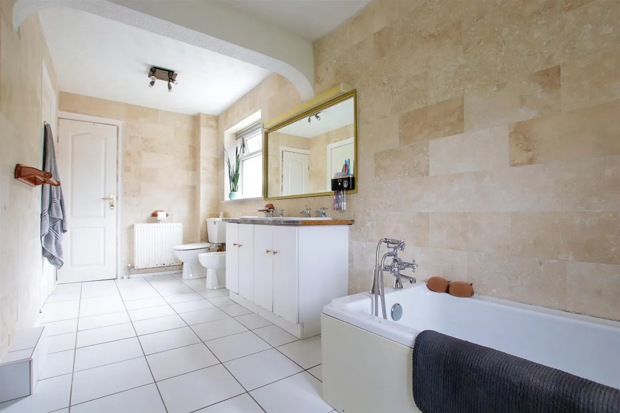 Stelfox Avenue, Timperley, WA15, photo 13