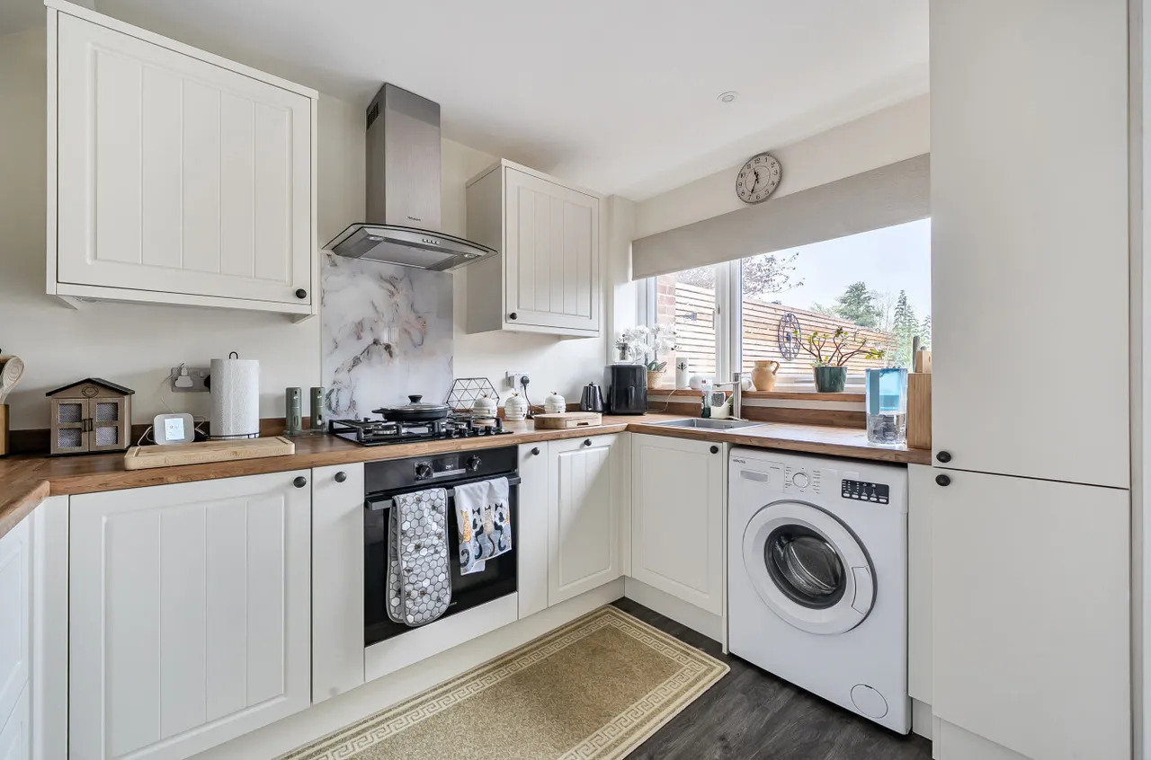 Emmbrook Road, Wokingham, Berkshire, RG41 1JN, photo 4