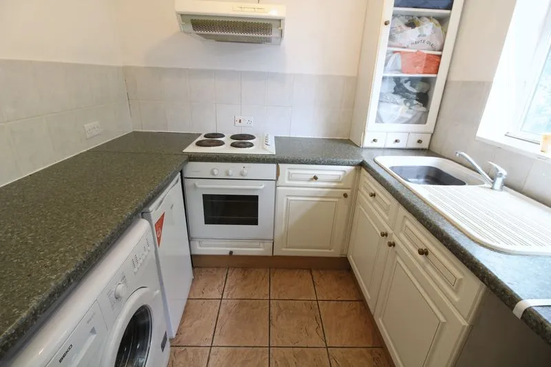 Downs Road, Luton LU1 1QR, photo 6